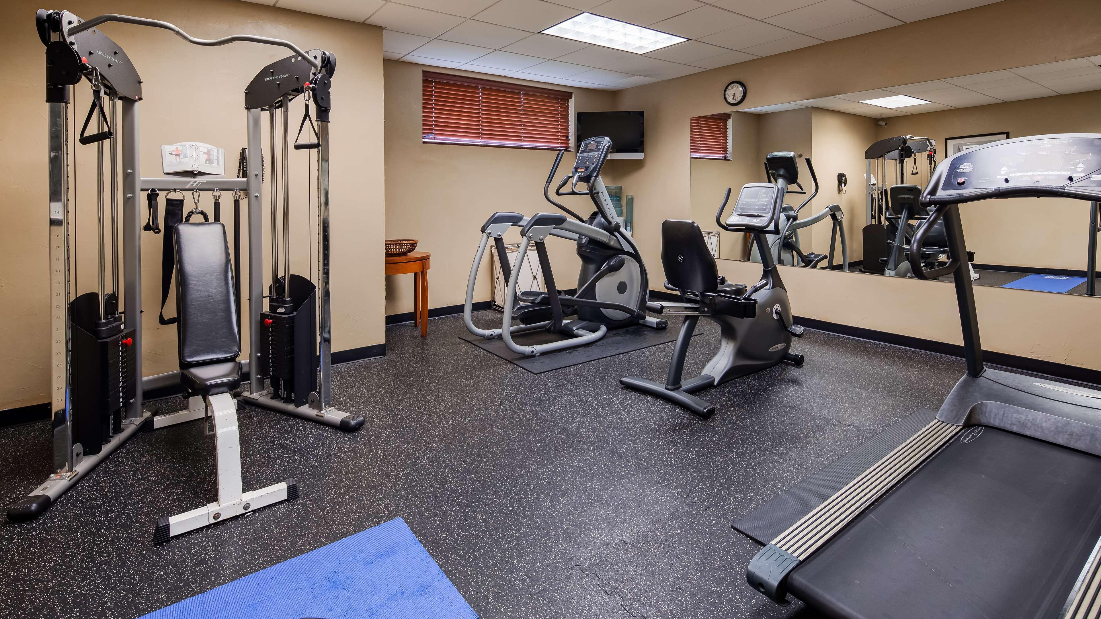 Best Western Plus Hannaford Inn & Suites Kenwood Exterior photo