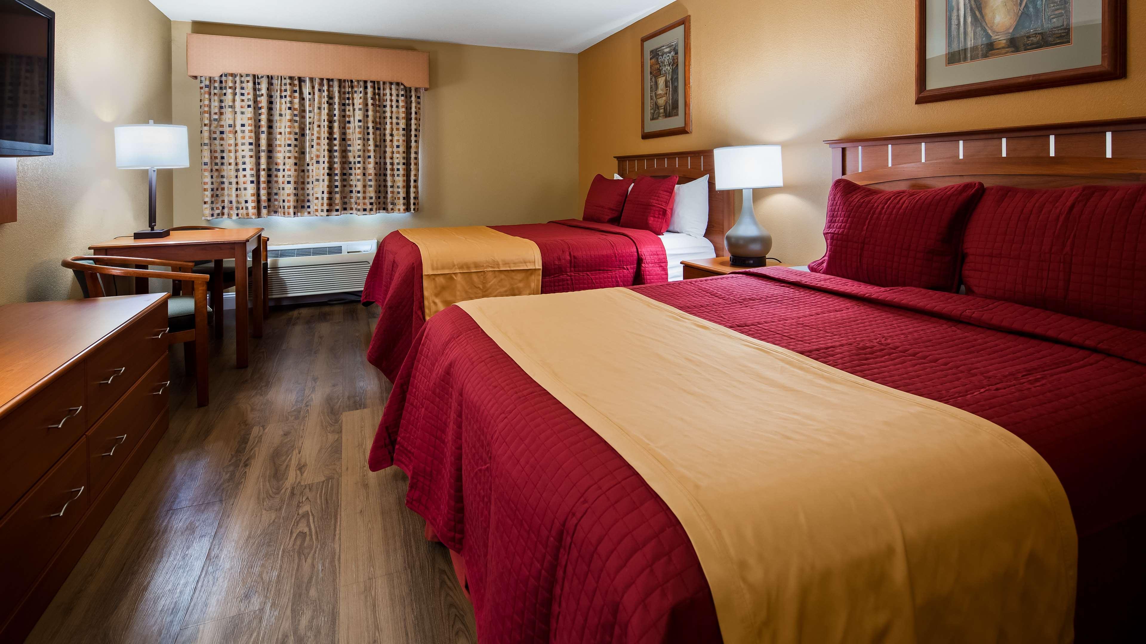 Best Western Plus Hannaford Inn & Suites Kenwood Exterior photo