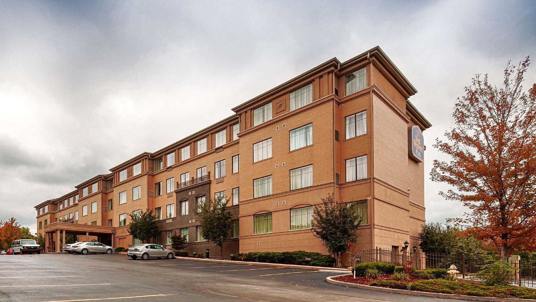Best Western Plus Hannaford Inn & Suites Kenwood Exterior photo